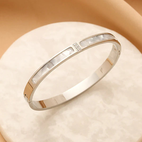 Stainless Steel Silver Plated Mother of Pearls Contemporary Anti-Tarnish Bracelet For Women