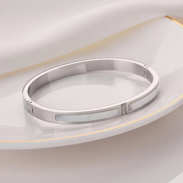 Stainless Steel Silver Plated Mother of Pearls Contemporary Anti-Tarnish Bracelet For Women